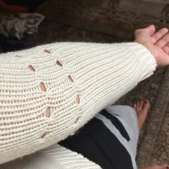 Tulip Cut Ann Taylor Loft Sweater - Picture 4 of 9